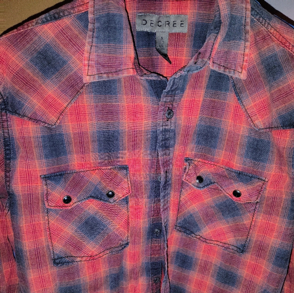 Decree size small men's Western button down flannel